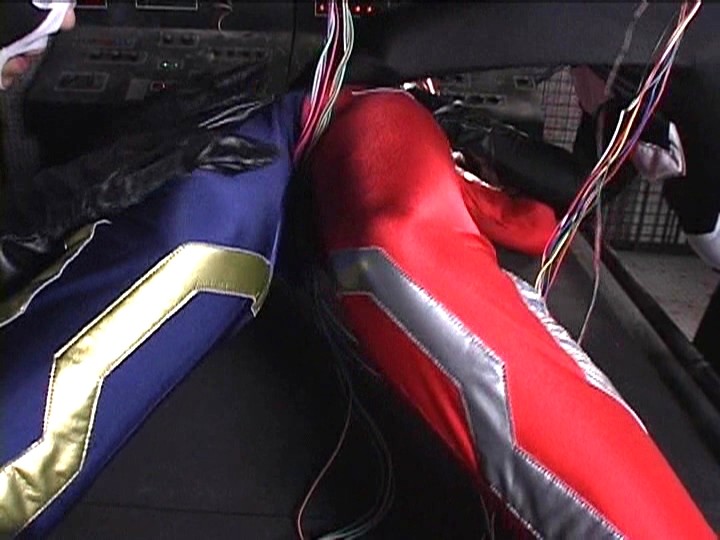 仮面セイバーVS鉄腕DOOLミライダー 三上翔子